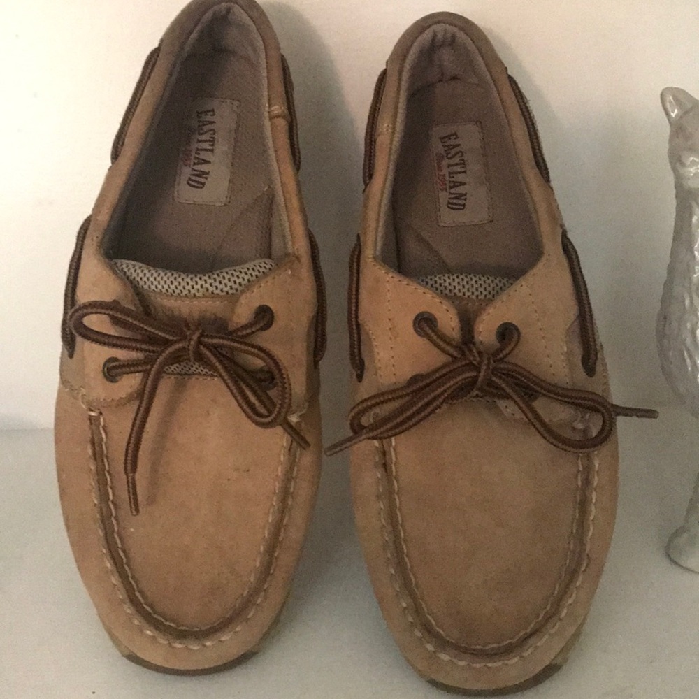 Men’s eastern boat shoes only worn a few times .